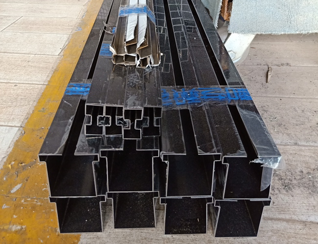 湖南常德德安府門(mén)包邊、線條、裝飾、護(hù)欄項(xiàng)目