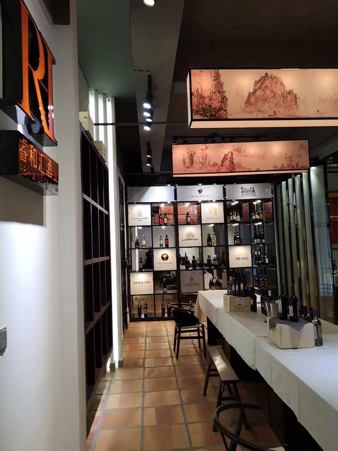 廣州周總:不銹鋼酒柜 廣州周總:不銹鋼酒柜