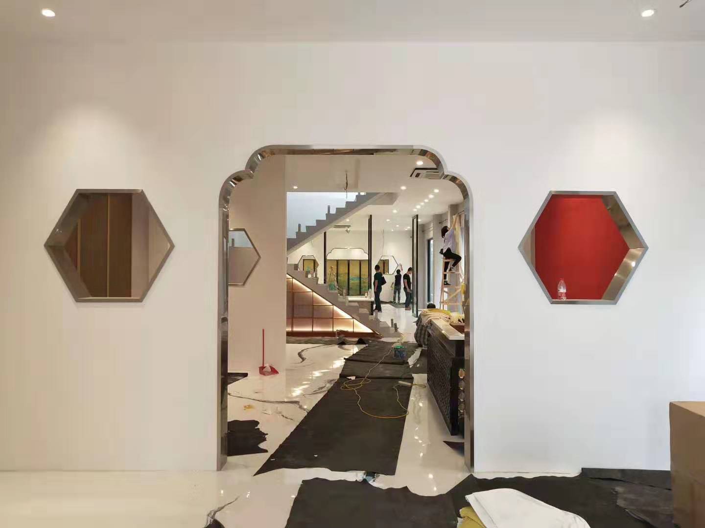 翰林才子:不銹鋼門(mén)框包邊 翰林才子:不銹鋼門(mén)框包邊